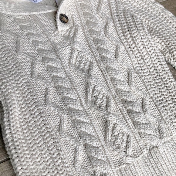 Gap- 2T Boys Cable Knit Sweater w/ Sherpa Collar - Picture 4 of 5